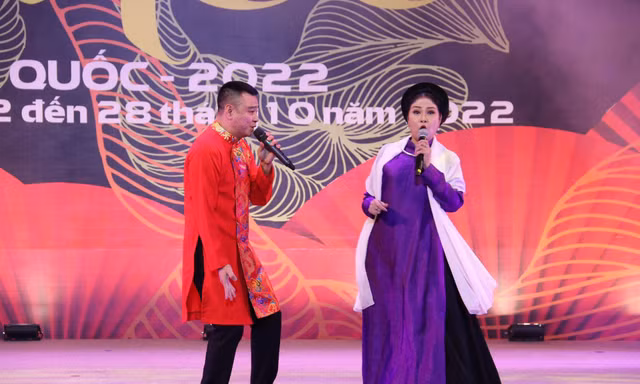 NSND Tự Long diễn khai mạc Liên hoan Chèo toàn quốc 2022