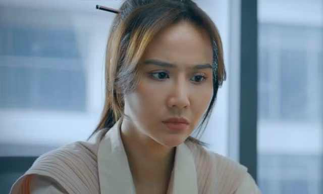 Phim có Huyền Lizzie, Mạnh Trường liên tục bị khán giả nhặt sạn 