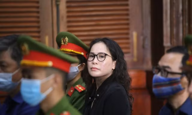 Phiên xử sơ thẩm vụ nhà đất 8-12 Lê Duẩn. Ảnh: Tân Châu