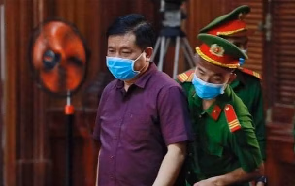 Ông Đinh La Thăng tại phiên tòa sơ thẩm. Ảnh: Tân Châu