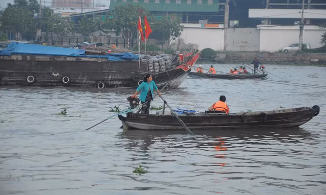 Cần Thơ hỗ trợ khẩn cấp 500.000 đồng/người cho người dân thiếu lương thực, thực phẩm