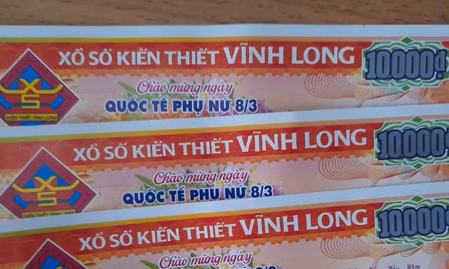 Chủ tịch Vĩnh Long tặng bằng khen 69 đại lý bán xổ số nhiều nhất
