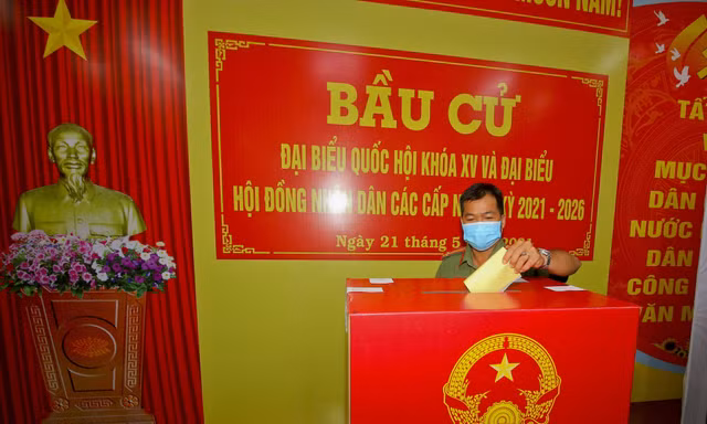 Hậu Giang tổ chức bầu cử sớm tại 10 khu vực cho lực lượng công an, quân đội