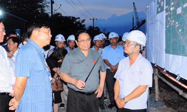 Thủ tướng kiểm tra các dự án trọng điểm tại Cần Thơ