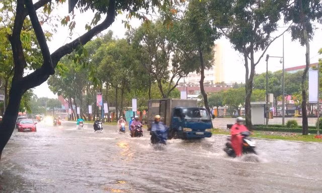 Cần Thơ ngập diện rộng, triều cường dự báo tái lập mức kỷ lục