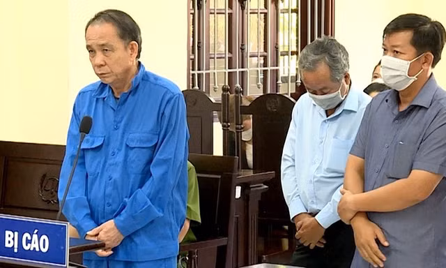 Tuyên án nhóm cựu cán bộ trong vụ bán 137 nền tái định cư 'ảo', chiếm đoạt hàng chục tỷ đồng