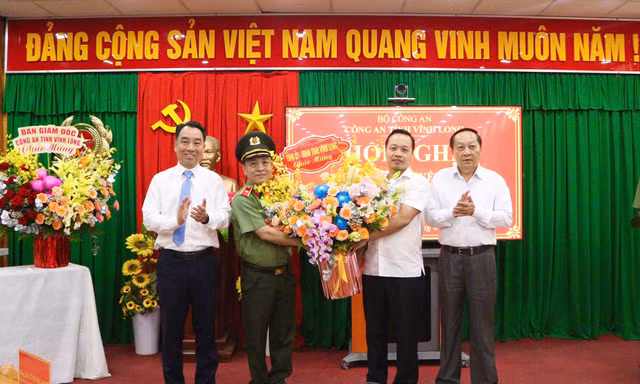 Giám đốc Công an các tỉnh Kon Tum, Gia Lai, Vĩnh Long, Bình Định nghỉ hưu