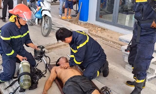 Công an thông tin hai người ngạt khí khi vệ sinh bồn chứa xăng dầu