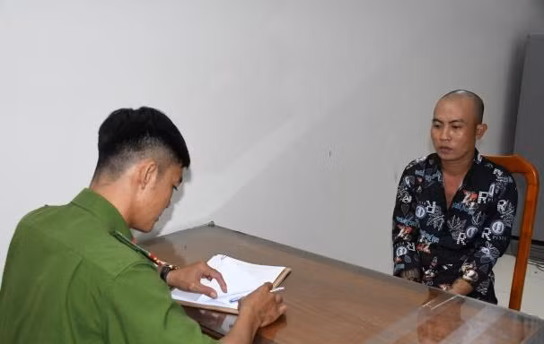 Giết người yêu rồi tự tử bất thành, quay ra cướp tài sản bỏ trốn