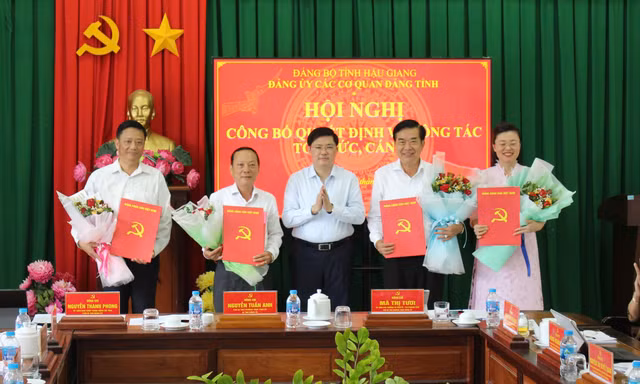 Phân công cán bộ chủ chốt tại Đảng bộ các cơ quan Đảng tỉnh Hậu Giang