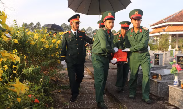 Hậu Giang truy điệu, an táng 3 hài cốt liệt sĩ hy sinh trong kháng chiến chống Mỹ