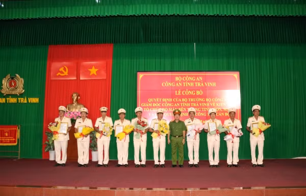 Công bố quyết định của Bộ Công an về kiện toàn bộ máy Công an tỉnh Trà Vinh