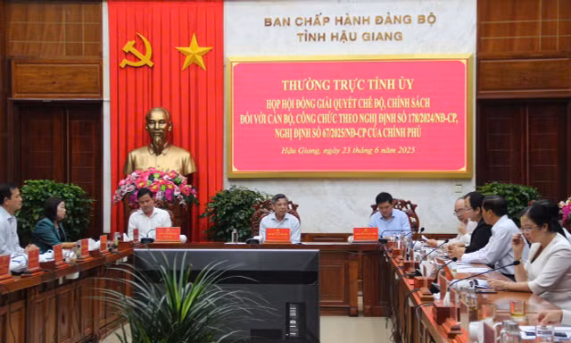 23 cán bộ lãnh đạo ở Hậu Giang nghỉ trước sáp nhập