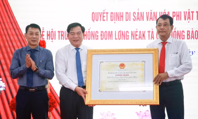Trà Vinh đón nhận di sản văn hóa phi vật thể quốc gia thứ 7
