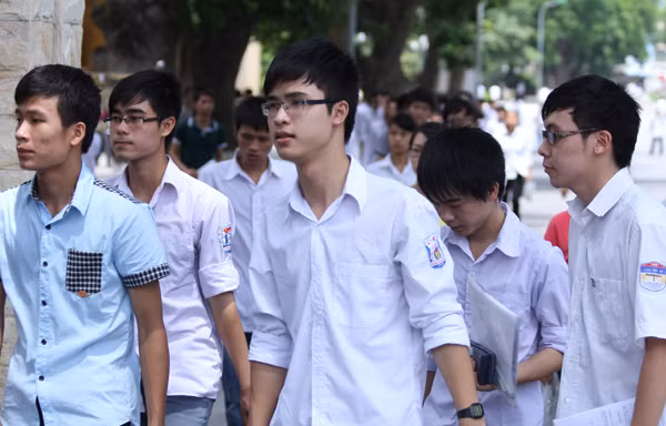 Bộ GD&ĐT trần tình việc cộng điểm cho... Bà mẹ VN anh hùng