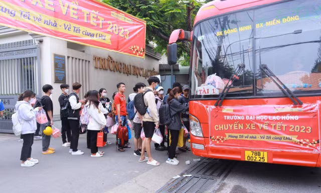 Nhiều trường đại học cho sinh viên nghỉ Tết Nguyên đán 2025 gần một tháng
