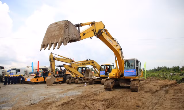 Sóc Trăng tha thiết muốn dùng cát biển làm cao tốc 