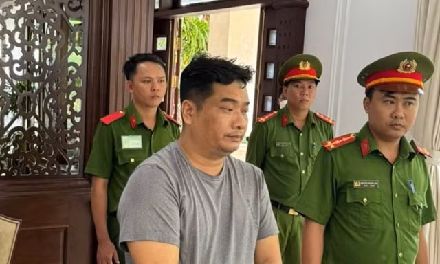 Bắt đối tượng chiếm đoạt 15 tỷ của Công ty LHĐ đưa nhờ đi lo lót cán bộ
