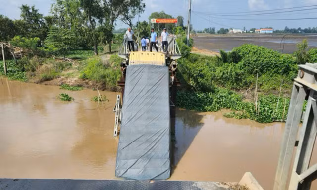 Vụ xe tải chở 30 tấn gạch làm sập cầu ở An Giang: Củng cố hồ sơ để khởi tố tài xế 
