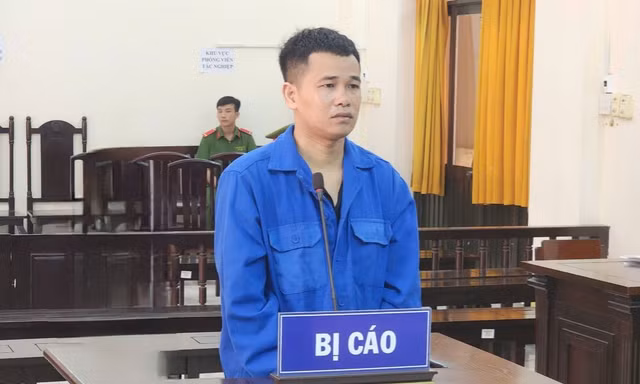 Thấy gái bán dâm già nên chuyển sang cướp tài sản