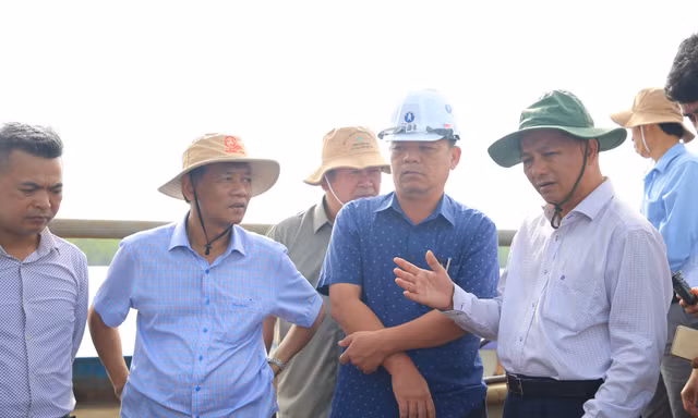 15 ngày 'thần tốc' thi công cao tốc Châu Đốc - Sóc Trăng