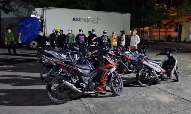 Nhóm thanh niên tụ tập đua xe trái phép bị bắt giữ