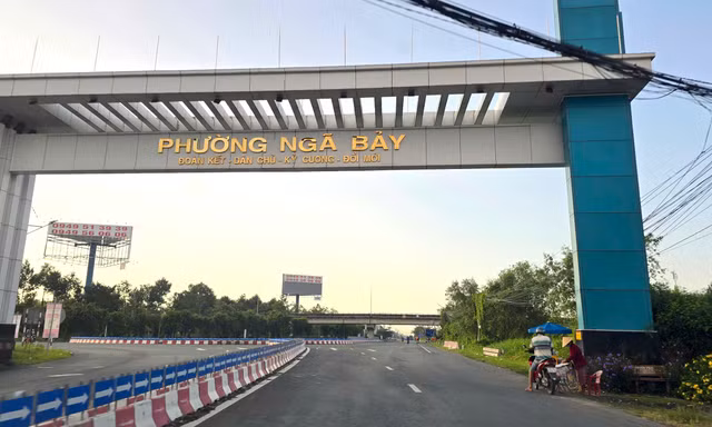 Cần Thơ gấp rút thay bảng tên phường xã mới, sẵn sàng hoạt động từ 1/7