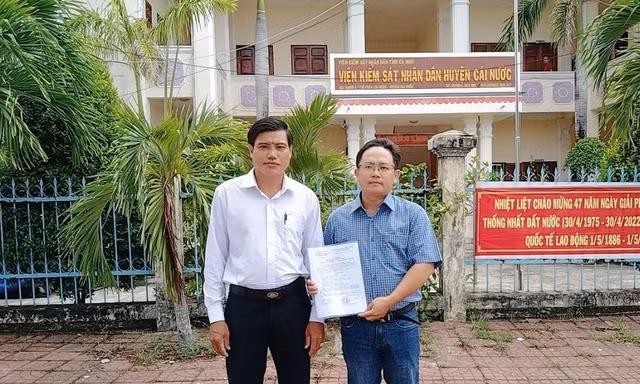 Giọt nước mắt oan ức trong vụ trả lời tin nhắn 'OK em' 