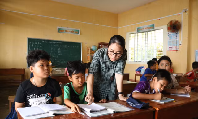 Chuyện những người 'gieo chữ’ trên đảo Hải Tặc