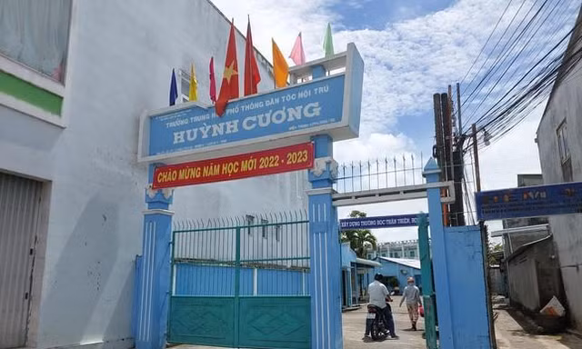 Vụ thu tiền ôn thi tốt nghiệp sai quy định ở Sóc Trăng: Hiệu trưởng phải 'rút kinh nghiệm'