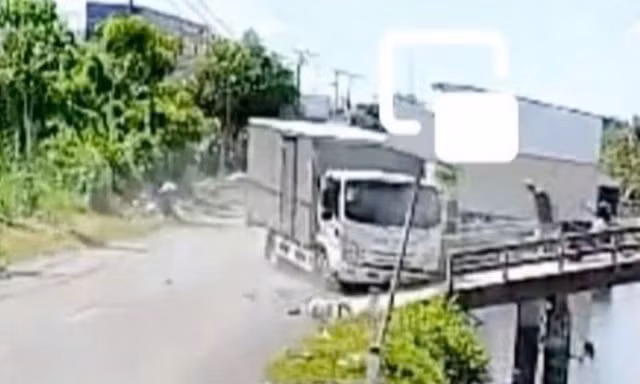 Khởi tố tài xế xe tải chạy quá tốc độ, tông đứt lìa 2 chân nữ sinh