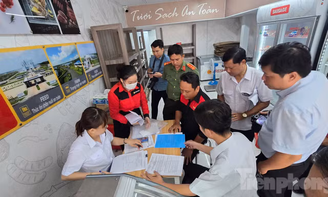 Vụ C.P bị tố bán thịt bẩn: Giấy chứng nhận an toàn thực phẩm hết hạn