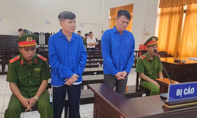 Rủ bạn trộm 27 lượng vàng của tiệm cầm đồ