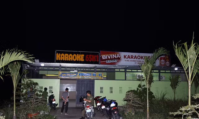 Chủ quán karaoke và khách cùng chơi ma tuý