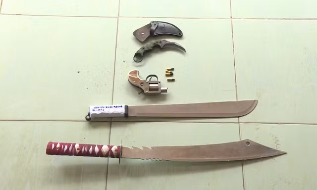 Nhóm thanh niên nổ súng để giải quyết chuyện nợ nần