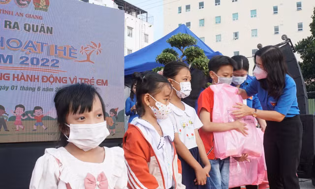 Nhiều hoạt động ý nghĩa ngày ra quân hè tình nguyện tại An Giang 