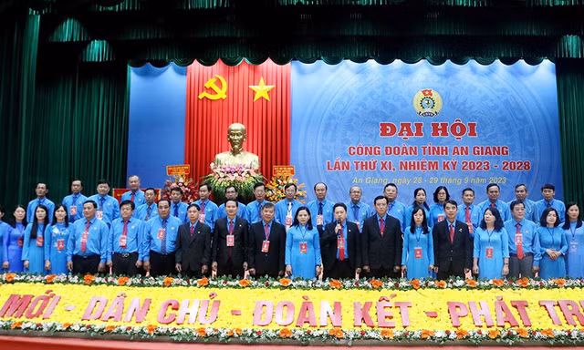  Ông Lâm Thành Sĩ được bầu làm Chủ tịch Liên đoàn Lao động tỉnh An Giang 
