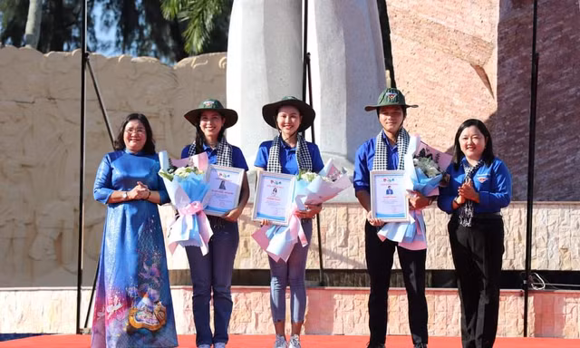 5.000 chiến sĩ tình nguyện tham gia xây dựng Bến Tre xanh
