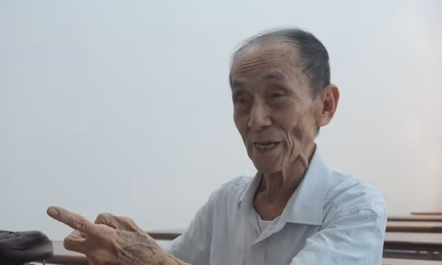 Cụ ông 87 tuổi ở Cần Thơ đi thi thạc sĩ 