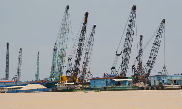 Vì sao An Giang không đấu giá quyền khai thác cát tại 21 khu vực trên sông Tiền, sông Hậu?