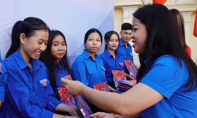 Tiếp sức mùa thi