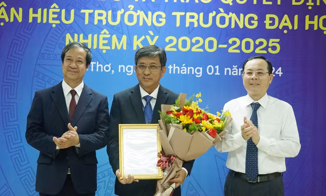 Công bố quyết định bổ nhiệm Hiệu trưởng Trường Đại học Cần Thơ