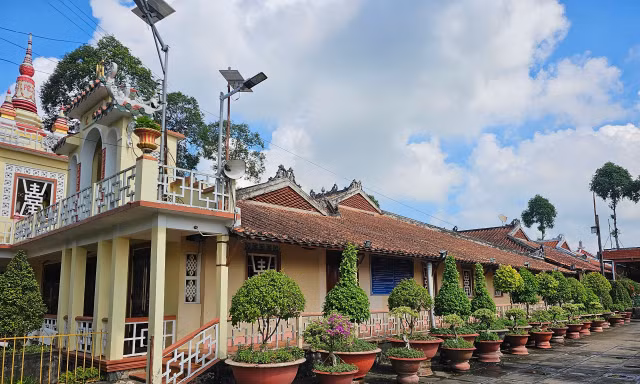 Ngôi chùa hơn 300 tuổi ở cù lao gắn với câu chuyện ‘tiên nữ hạ phàm’