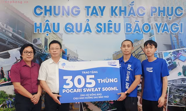 Cty TNHH Dinh dưỡng Otsuka Thăng tặng hơn 300 thùng nước Pocari Sweat đến bà con vùng lũ