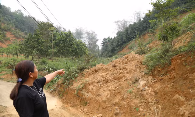 Yên Bái: Đường bị vùi lấp từ bão Yagi đến nay chưa được khôi phục