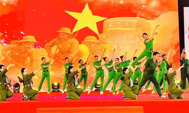 Yên Bái, Điện Biên tổ chức nhiều hoạt động kỷ niệm 50 năm Ngày Giải phóng miền Nam