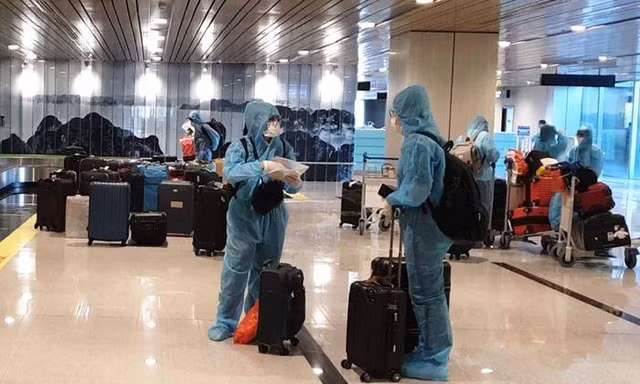 Bản tin 8H: Chuyến bay đầu tiên thí điểm 'hộ chiếu vắc xin'