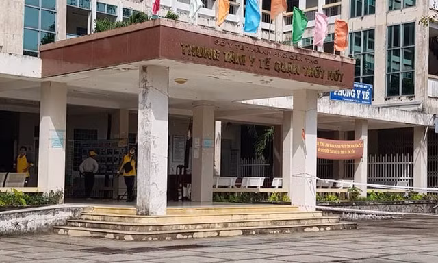 Bản tin 8H: Danh sách 57 trẻ dưới 18 tuổi được tiêm vắc xin Pfizer ở Cần Thơ là có thật