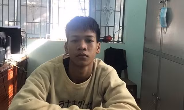 Đối tượng Thành tại cơ quan công an. (Ảnh: TTXVN phát)