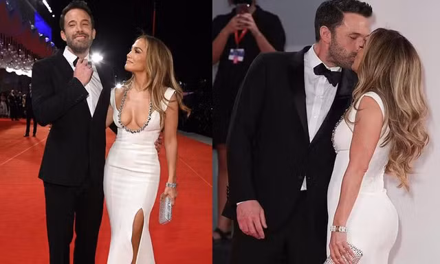 Jennifer Lopez diện đầm khoét ngực siêu bạo, ‘khóa môi’ Ben Affleck nồng nàn